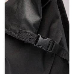 Sandqvist Alfred Backpack Black With Black Webbing -Ospre Koffers Winkel image 10308