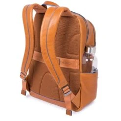 Piquadro Blue Square Small Size Computer Backpack With IPad 10.5" Dark Brown 6 Piquadro Blue Square Small Size Computer Backpack With IPad 10.5" Dark Brown -Ospre Koffers Winkel image 10601