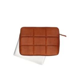 DIMAGINI Ava Padded Laptop Sleeve 15-16" Cognac 15 DIMAGINI Ava Padded Laptop Sleeve 15-16" Cognac -Ospre Koffers Winkel image 13427