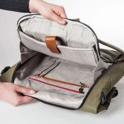 Aunts & Uncles Japan Fukui Backpack 15" Fallen Rock -Ospre Koffers Winkel image 26178