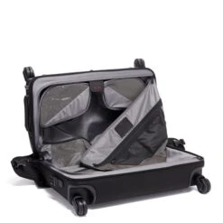 Tumi Alpha Garment 4 Wheel Carry-On Black -Ospre Koffers Winkel image 4675