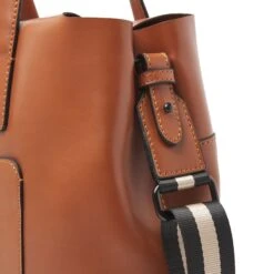 Castelijn & Beerens Dama Noor Laptop Schoudertas 15.6'' Cognac -Ospre Koffers Winkel image 7795