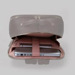 FMME. Claire 13.3 Backpack Grain Black -Ospre Koffers Winkel image 9693